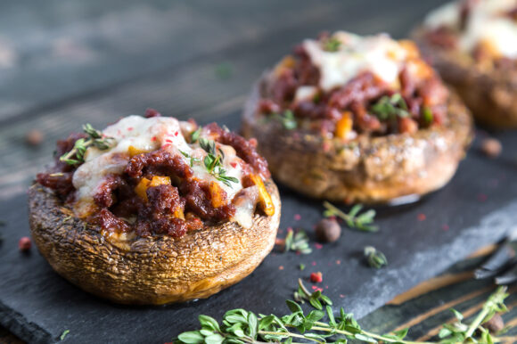 Champiñones rellenos de carne