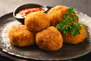 Receta fácil de croquetas de patata con queso