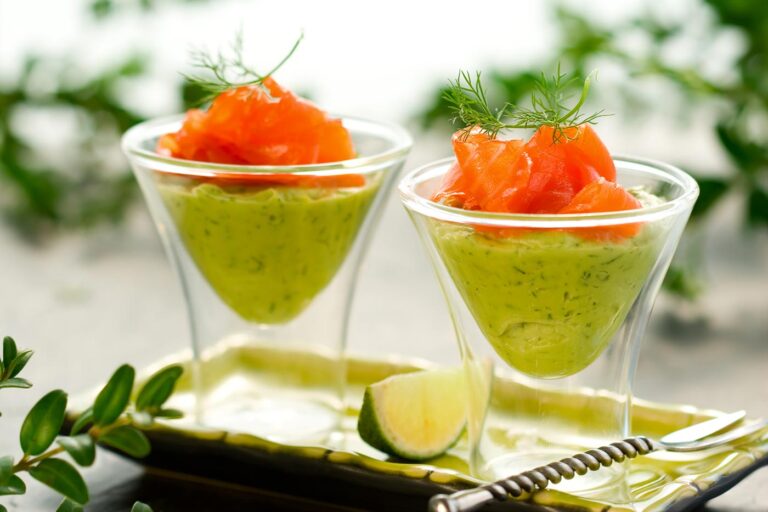 Mousse de aguacate y salmón