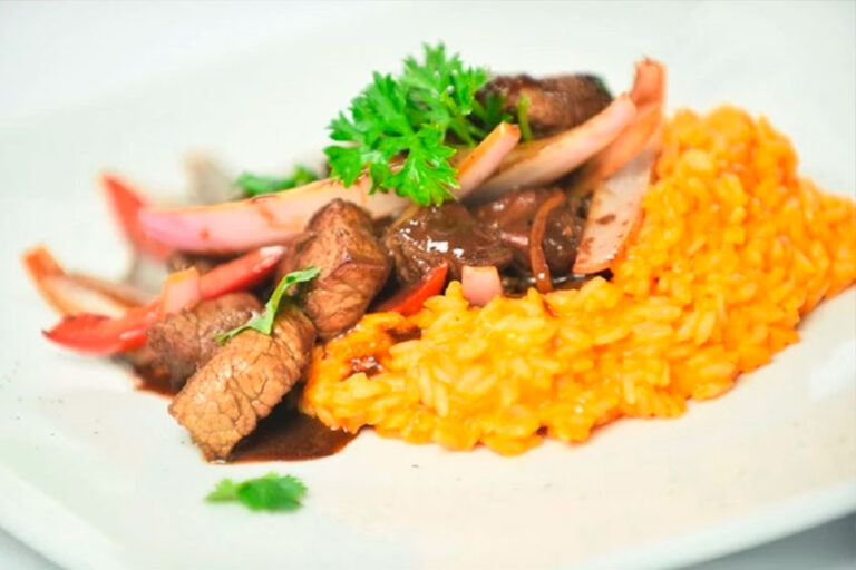 Risotto de ají y lomo