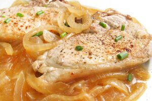 Receta de chuletas de cerdo encebolladas