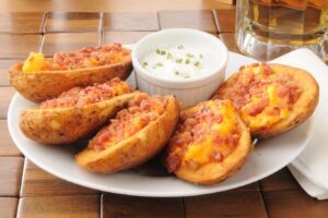 Receta de patatas rellenas de bacon y queso