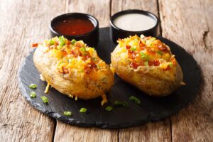 Patatas rellenas de panceta
