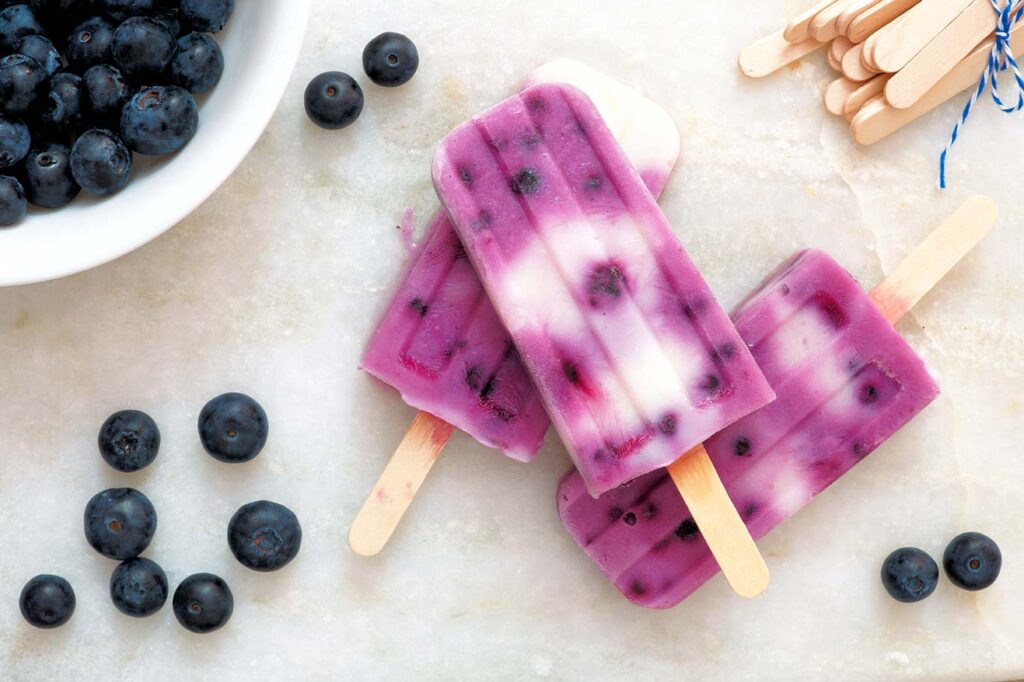 Polos de arándanos con yogur