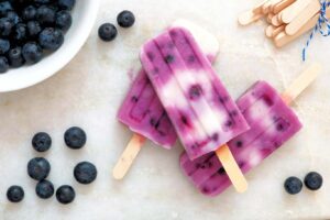 Polos de arándanos con yogur