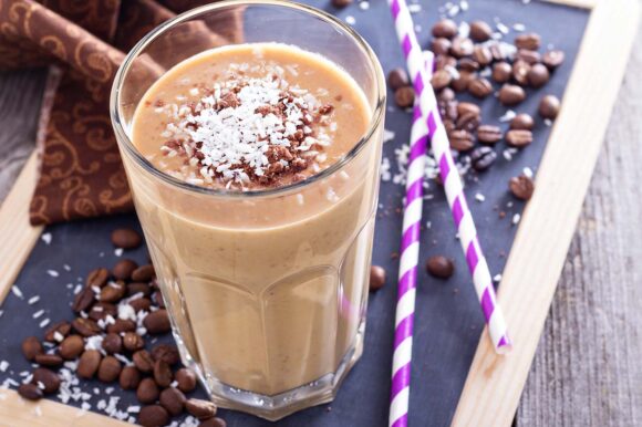 Licuado de plátano y café