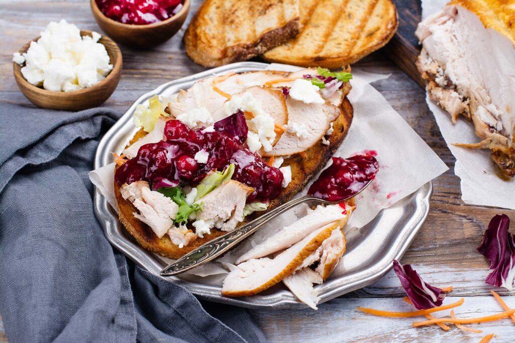 Sandwich de pavo y arándanos