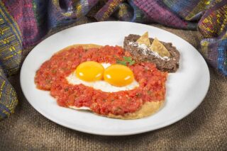 Receta fácil de huevos rancheros