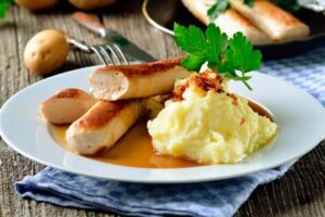 Recetas de salchichas con puré en salsa