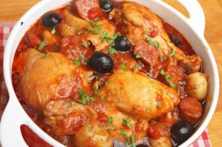 Receta fácil de pollo guisado con tomate