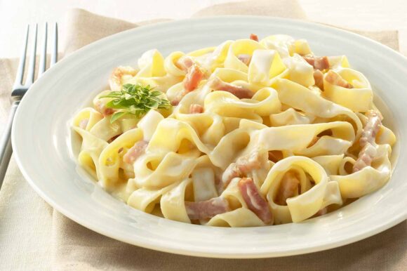 Tagliatelle A La Carbonara Receta F Cil De Pasta Italiana