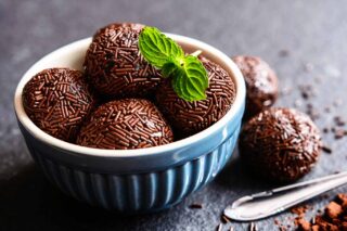 Receta fácil de trufas de chocolate caseras