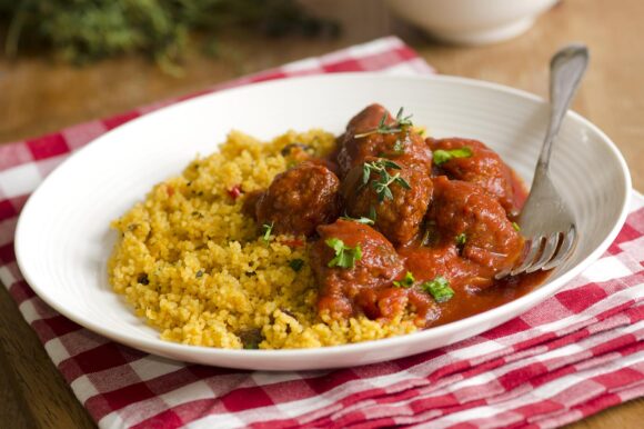 Cuscús con albóndigas