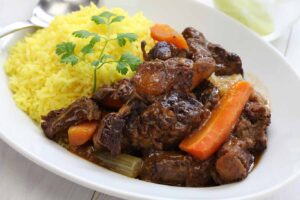 Guiso de rabo de toro con arroz