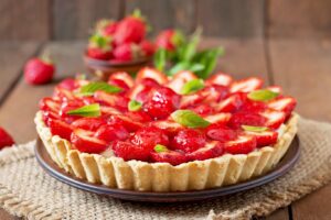 Tarta de yogur y fresas