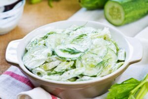 Ensalada de pepino con yogur