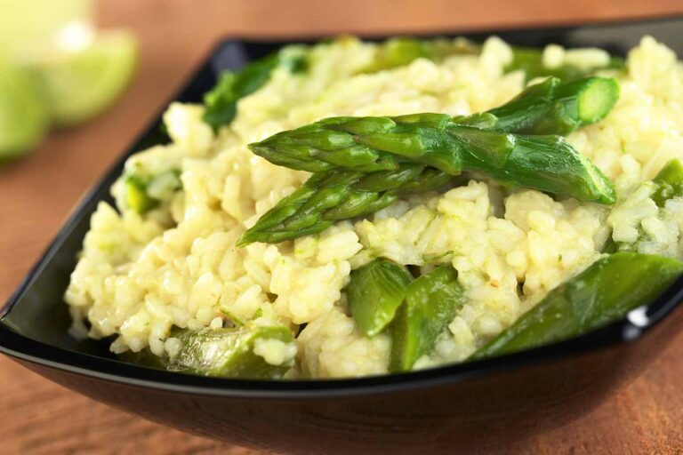 Risotto al limón con espárragos trigueros