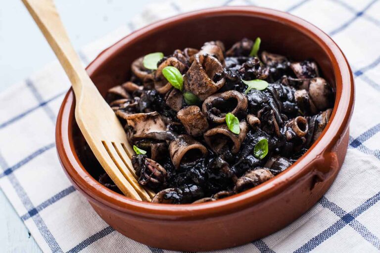 Receta fácil de calamares en su tinta