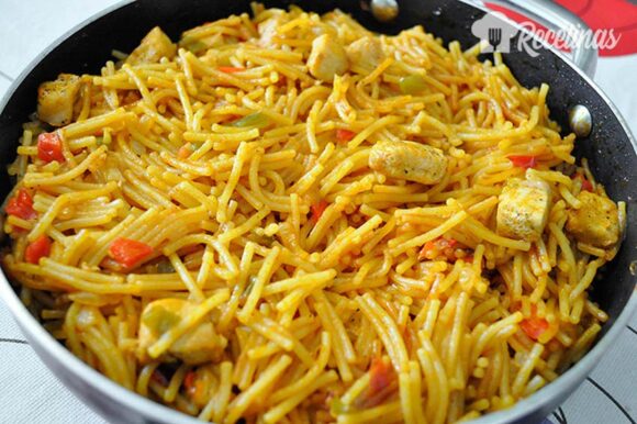 Fideuá de pollo y verdura