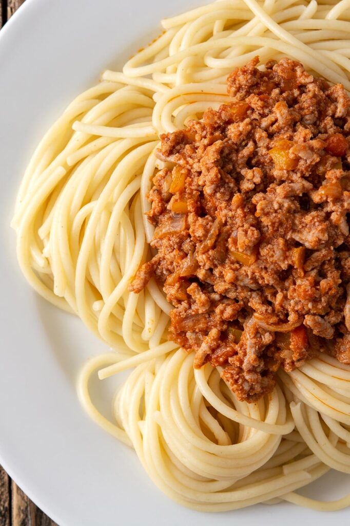 Receta tradicional de espaguetis a la boloñesa