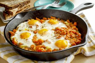 Receta fácil de huevos con calabaza salteada