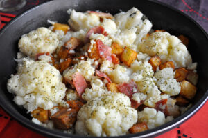 Receta de coliflor con patatas y jamón