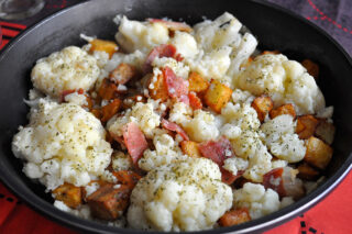 Receta de coliflor con patatas y jamón