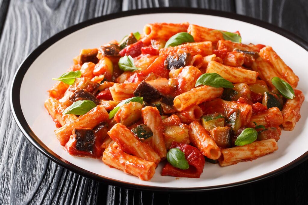 Receta de macarrones con berenjena y tomate