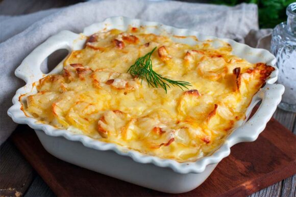 Pastel de patatas gratinadas con queso