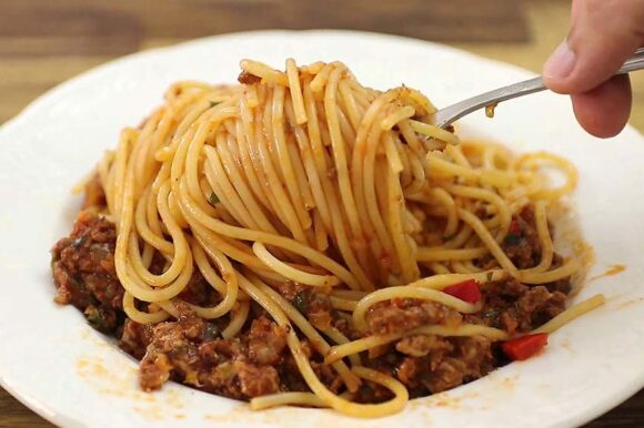 Espaguetis con salsa de carne