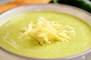 Receta de crema de chile poblano con queso