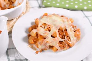 Receta de macarrones con carne picada y queso gratinado