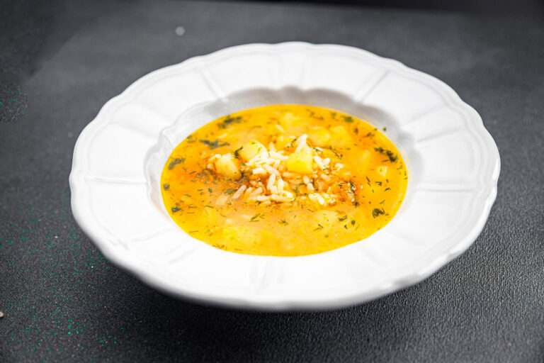 Receta de sopa de arroz con patatas