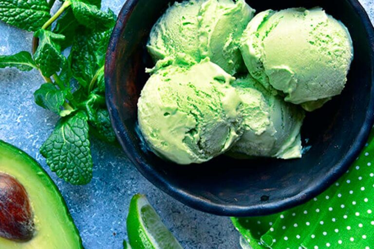 Helado casero de aguacate y lima