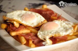 Receta de huevos rotos con jamón