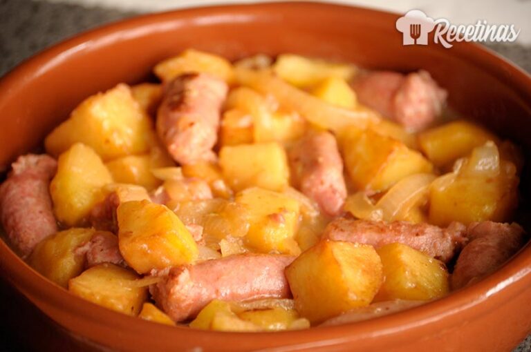 Receta de salchichas al vino con patatas