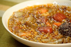Receta de lentejas con chorizo y morcilla
