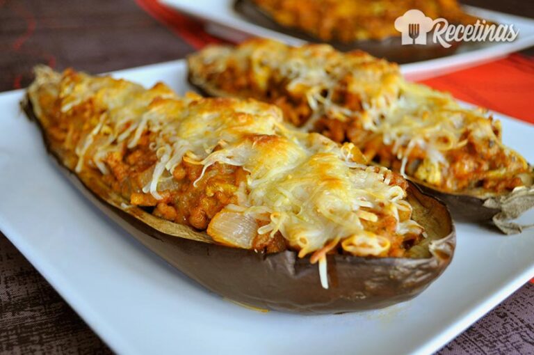 Receta de berenjenas rellenas de carne al horno