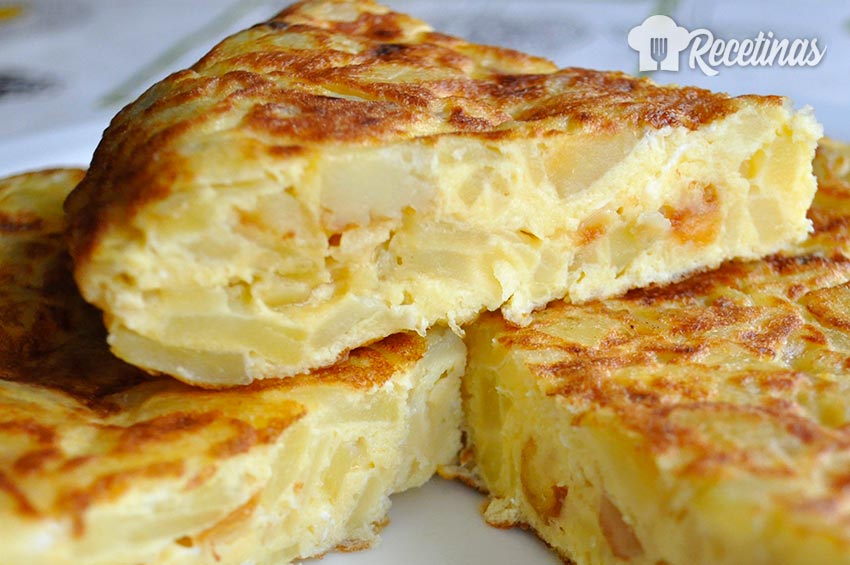 Tortilla de patatas española Recetinas