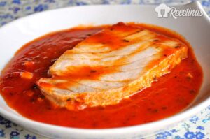 Receta de atún con tomate