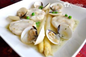 Receta de merluza con almejas