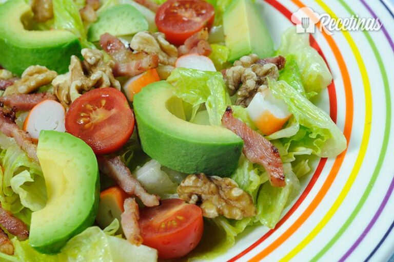 Receta de ensalada de aguacate y bacon