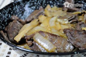 Receta de hígado encebollado con setas