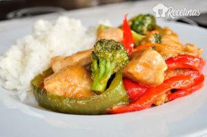 Receta de pollo salteado con brócoli