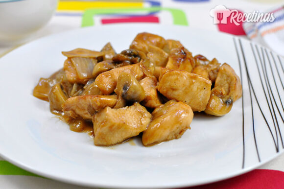 Pollo con champiñones en salsa de ostras