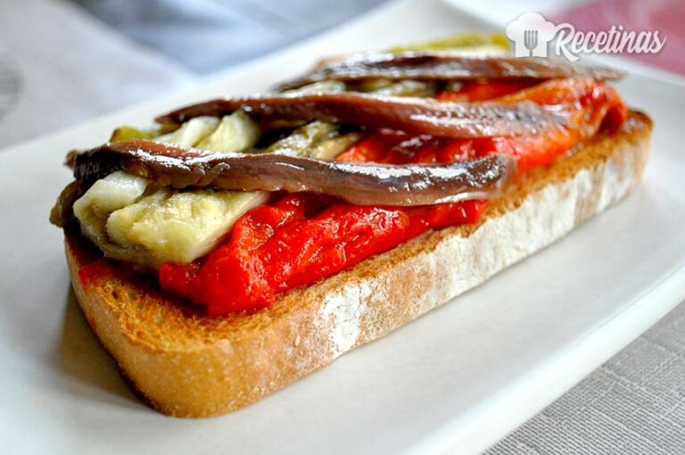 Receta de tosta de escalivada con anchoas