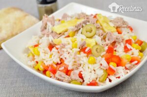 Receta de ensalada de arroz con atún y tortilla