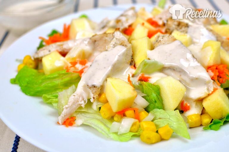 Receta de ensalada de pollo con salsa de yogur