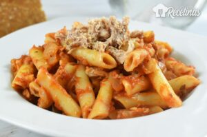 Receta de macarrones con atún y tomate