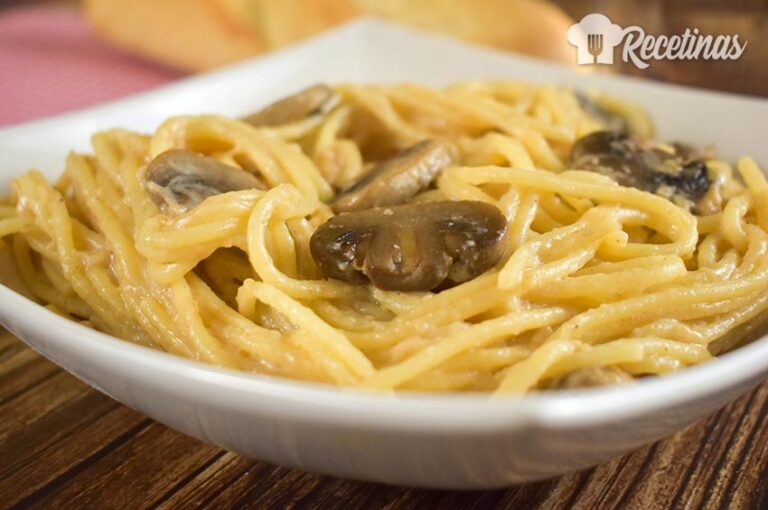 Receta de espaguetis con crema de champiñones